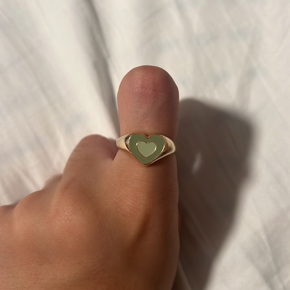 Heart shaped ring - Picture 2 of 2